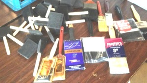 lot 707 image: Paint Brushes and Foam Brushes.