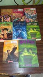 lot 920 image: Harry Potter Complete Series (8)