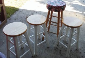lot 948 image: Wood Stools (4).