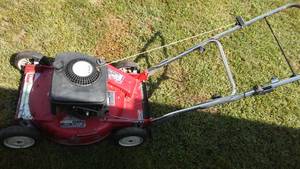lot 957 image: Toro 450 Push Mower.