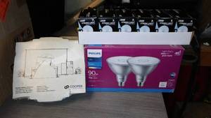 lot 970 image: Phillips 90w Floodlight Bulbs (2)