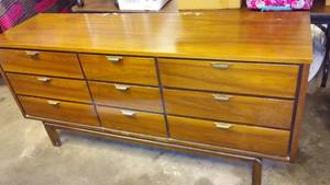 lot 735 image: Vintage 9 Drawer Long Dresser with Mirror..