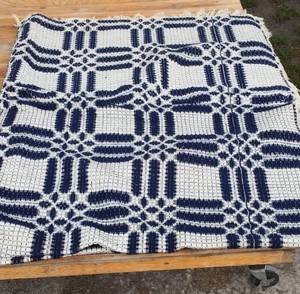 lot 751 image: Beautiful Bluecream Accent Throw.