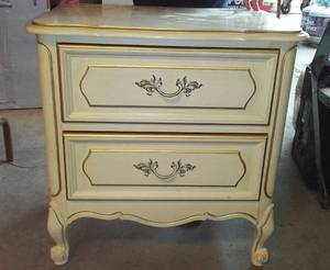 lot 776 image: Mid Century Modern Nightstand.
