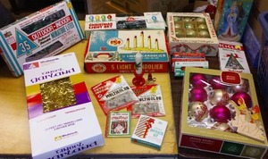 lot 778 image: Vintage Christmas..