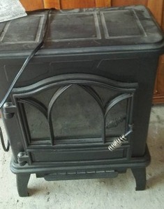 lot 14 image: Electric Fireplace.