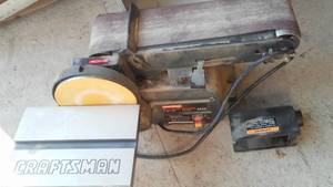 lot 19 image: Craftsman Dual Sander.