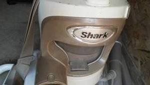 lot 28 image: Shark Lift around Vac.