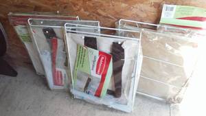 lot 30 image: Rubbermaid Bins (5)
