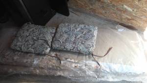 lot 32 image: Futon and Chair Pads.