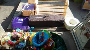 lot 39 image: Baby Items..