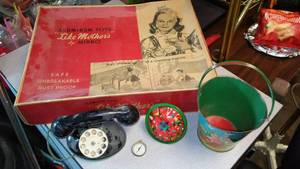 lot 789 image: Vintage Aluminum Kitchen playset and more.