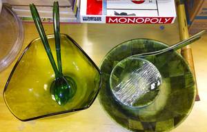 lot 838 image: Vintage Woven Wood and Glass serving sets.