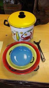 lot 849 image: Vintage Stock Pot and Fryer Pans (3)