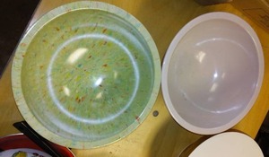 lot 852 image: Vintage Texas Ware Bowls (2)
