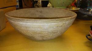 lot 853 image: Vintage Large Mixing Bread Bowl.