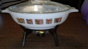 lot 870 image: Vintage Glass Bake covered dish with stand