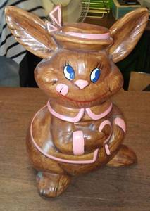 lot 872 image: Vintage Rabbit Cookie Jar..