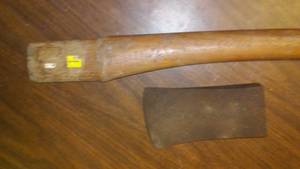 lot 899 image: Axe.
