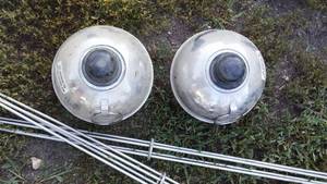 lot 42 image: Outdoor Oil Lights Tiki (5)