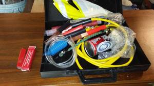 lot 89 image: Emergency Car Kit and Swiss Army Knife (NEW).