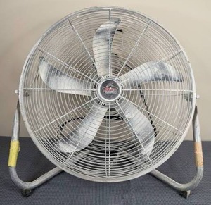 lot 65 image: Xtreme Garage 3 Speed Floor Fan