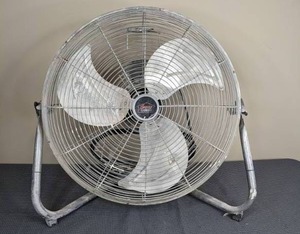 lot 69 image: Xtreme Garage 3 Speed Floor Fan