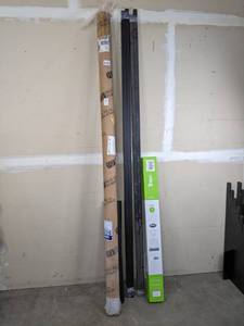lot 100 image: Aluminium Railing and Posts including Trex Box