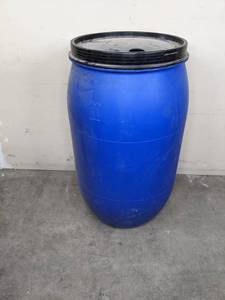 lot 101 image: 200L Blue Barrel and Black Lid