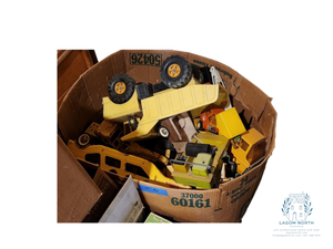 lot 86 image: Box of Vintage Steel Press Tonka Trucks