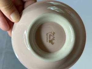 lot 52 image: Vintage Fine Arts, Royal Splendor, PinkGold Rim