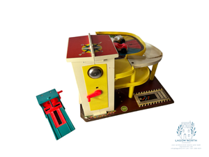 lot 124 image: Vintage Fisher Price 1970s Little People Parking Ramp and Service Center Garage