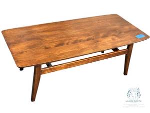lot 37 image: Retro Mid-Century Modern Coffee Table