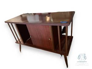 lot 68 image: Vintage Mid-Century Modern Record Cabinet Credenza Stand