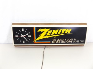 lot 1 image: Vintage WORKING Zenith Light and Wall Clock