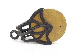 lot 29 image: Large Iron 7 Wood Wheel Pulley