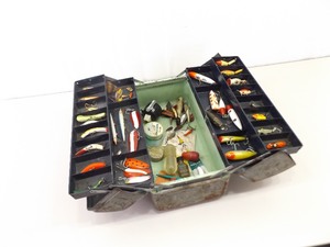 lot 35 image: Vintage Metal Fishing Tackle Box PACKED With Vintage Wood etc. Lures, Bobbers, etc.