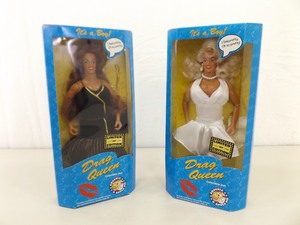 lot 46 image: 2 Arsenic and Apple Pie Limited Edition Dolls