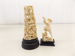 lot 49 image: 2 VERY DETAILED Antique Bone Carved Mounted Asian Figurines