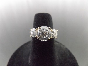 lot 55 image: 14k Yellow Gold Zirconia Ring Size 5
