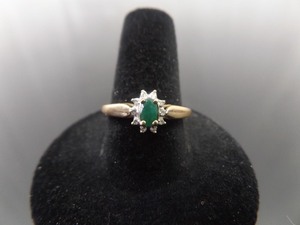 lot 57 image: 10k Yellow Gold Diamond Emerald Ring Size 8.5