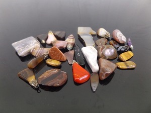 lot 81 image: Lot of Natural Stone and Agate Pendants etc