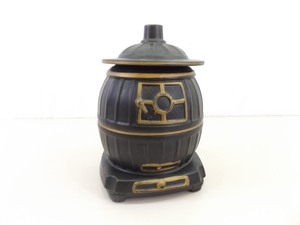 lot 11 image: Vintage 1950s MINT CONDITION McCoy Pot Belly Cookie Jar
