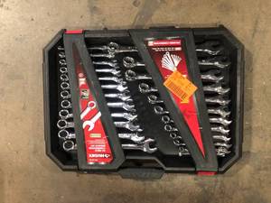 lot 10 image: Husky SAEMM Combination Wrench Set (24-Piece)    Customer Returns See Pictures