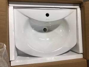 lot 31 image: Swiss Madison Sink in Glossy White Costumer Returns See Pics