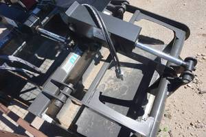 Brand New CID Brand Toro, Dingo, Boxer Mini Skid Universal Mount 48 Solid Bottom Grapple Bucket