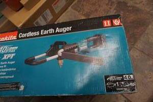 Makita Model XPT 40V Cordless Battery Powered Earth Auger