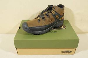 lot 3 image: Keen Targhee Mid Waterproof Hiking Shoes - Youth 6