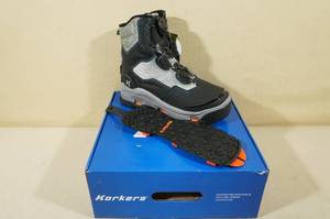 lot 7 image: Korkers Darkhorse Wading Boots - Womens 9
