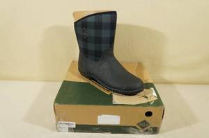 lot 20 image: Muck Muckster II Mid Outdoor Boots - Womens 11